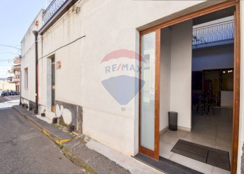 Edificio all\'aperto - Casa indipendente VIA G.SCIUTI
 
27, Giarre - foto 2