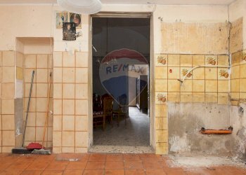 Edificio all\'aperto - Casa indipendente Via Fratelli D'Antoni
 
78, Catania - foto 10