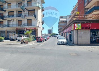 Edificio all\'aperto - Box Via Fiume
 
31, Catania - foto 2