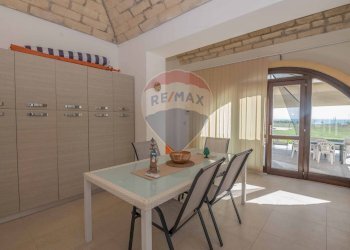 Sala da pranzo - Casa semi indipendente via caponegro traversa VI
 
10, Avola - foto 7