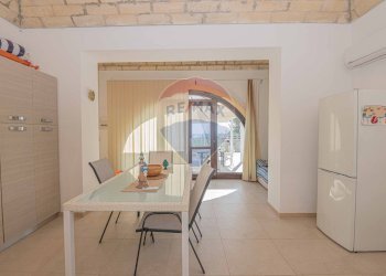 Sala da pranzo - Casa semi indipendente via caponegro traversa VI
 
10, Avola - foto 8