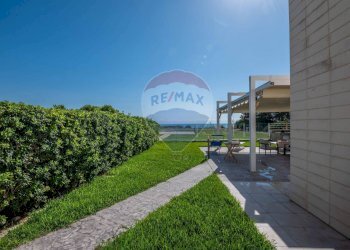 Giardino - Casa semi indipendente via caponegro traversa VI
 
10, Avola - foto 18