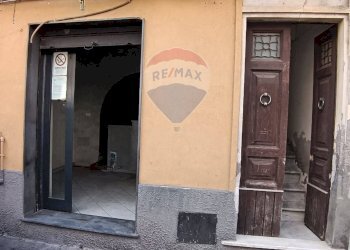 Edificio all\'aperto - Casa indipendente via vittorio emanuele
 
310, Biancavilla - foto 2