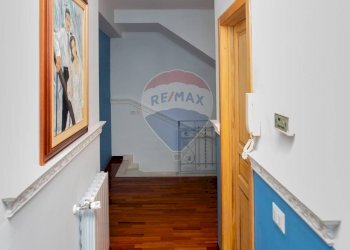 Hall / corridoio - Villa a Schiera via vampolieri
 
34, Aci Catena - foto 15