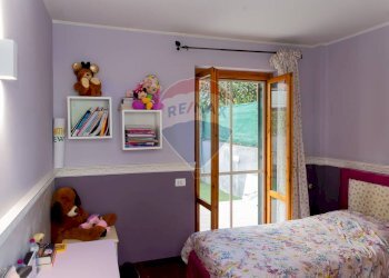 Camera / camera da letto - Villa a Schiera via vampolieri
 
34, Aci Catena - foto 18