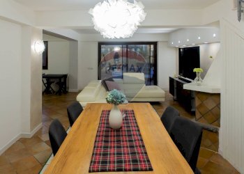 Sala da pranzo - Villa a Schiera via vampolieri
 
34, Aci Catena - foto 24