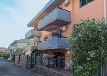 Edificio all\'aperto - Villa a Schiera via vampolieri
 
34, Aci Catena - foto 39