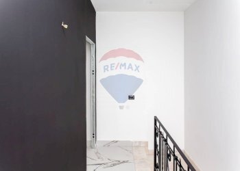 Hall / corridoio - Villa a Schiera via vampolieri
 
34, Aci Catena - foto 47