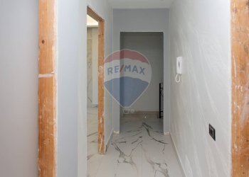 Hall / corridoio - Villa a Schiera via vampolieri
 
34, Aci Catena - foto 53