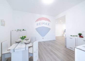 Sala da pranzo - Quadrilocale Via Vittorio Emanuele
 
101, Aci Catena - foto 7