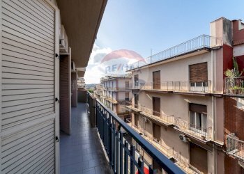 Balcone - Quadrilocale Via Vittorio Emanuele
 
101, Aci Catena - foto 21