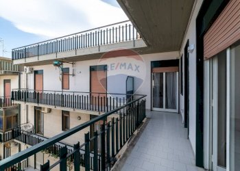 Balcone - Quadrilocale Via Vittorio Emanuele
 
101, Aci Catena - foto 23