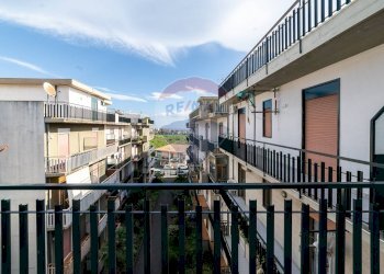 Balcone - Quadrilocale Via Vittorio Emanuele
 
101, Aci Catena - foto 25