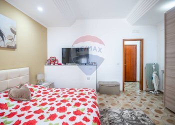 Camera / camera da letto - Quadrilocale Via Giacomo Leopardi
 
12, Caltagirone - foto 3