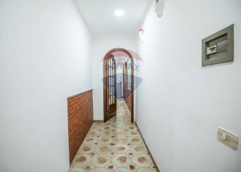 Hall / corridoio - Quadrilocale Via Giacomo Leopardi
 
12, Caltagirone - foto 5