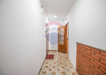 Hall / corridoio - Quadrilocale Via Giacomo Leopardi
 
12, Caltagirone - foto 6