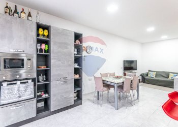 Sala da pranzo - Quadrilocale Via Giacomo Leopardi
 
12, Caltagirone - foto 23