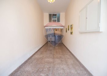 Hall / corridoio - Quadrilocale Via Giacomo Leopardi
 
12, Caltagirone - foto 24