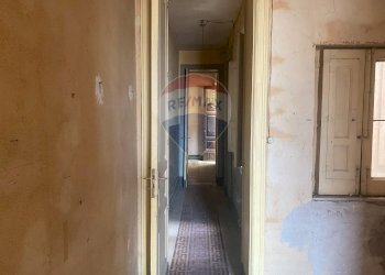 Hall / corridoio - Appartamento via teatro
 
10, Paterno - foto 6