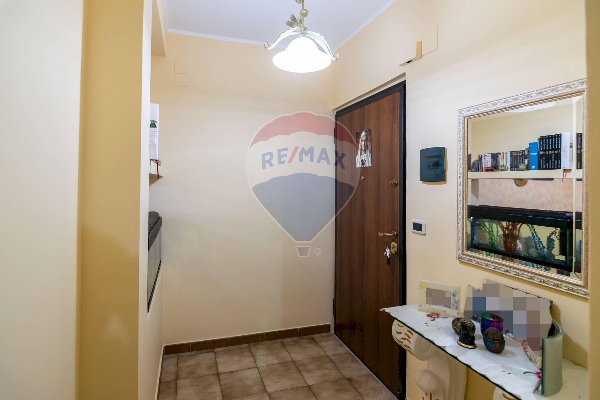 Hall / corridoio - Three-room apartment via Francesco Orestano
 
57, Aci Sant'Antonio - photo 2
