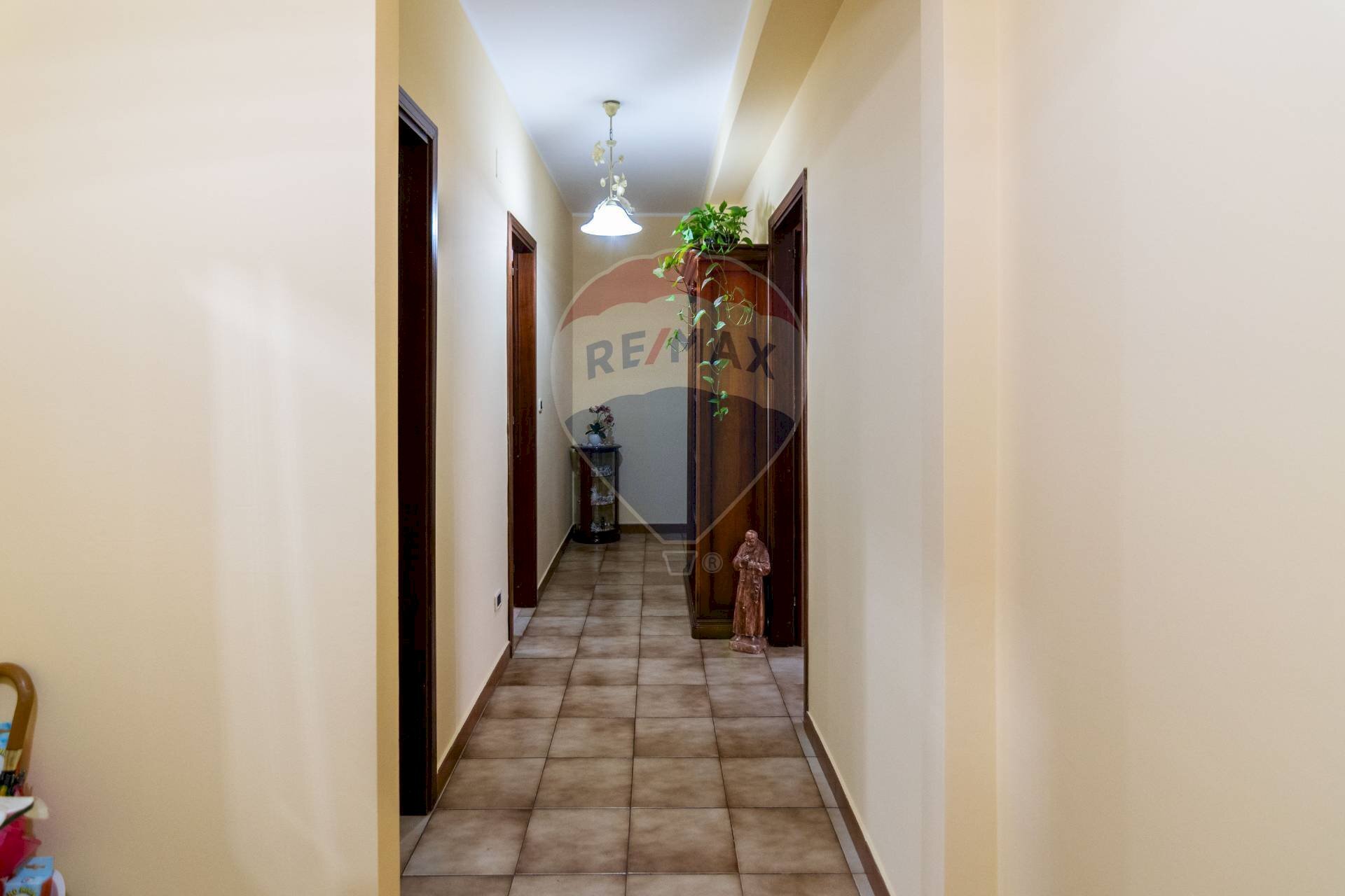 Hall / corridoio - Three-room apartment via Francesco Orestano
 
57, Aci Sant'Antonio - photo 3