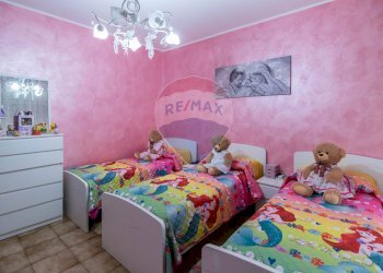 Camera / camera da letto - Trilocale via Francesco Orestano
 
57, Aci Sant'Antonio - foto 16