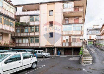 Edificio all\'aperto - Trilocale via Francesco Orestano
 
57, Aci Sant'Antonio - foto 20