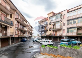 Edificio all\'aperto - Trilocale via Francesco Orestano
 
57, Aci Sant'Antonio - foto 22