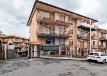 Edificio all\'aperto - Trilocale via Francesco Orestano
 
57, Aci Sant'Antonio - foto 23