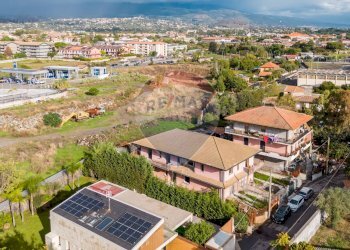 Edificio all\'aperto - Casa semi indipendente via agnano
 
17, San Giovanni la Punta - foto 4