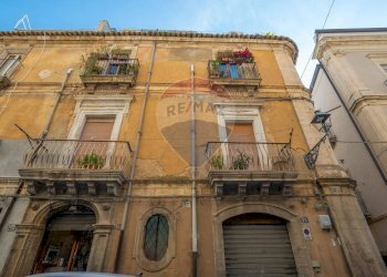 Edificio all\'aperto - Trilocale via AZZOLINA
 
1, Caltagirone - foto 1