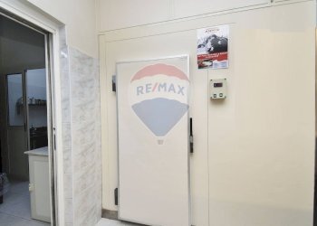 Hall / corridoio - Commercial Premises via etnea
 
374, Mascalucia - photo 15