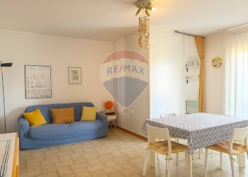 Sala da pranzo - Trilocale Via Spiaggia
 
353, Mascali - foto 5