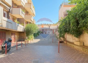 Edificio all\'aperto - Trilocale Via Spiaggia
 
353, Mascali - foto 16