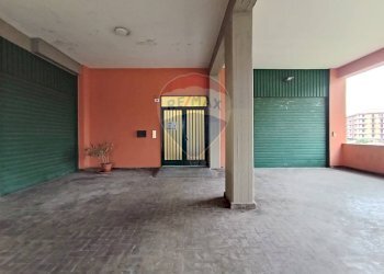 Stanza vuota - Quadrilocale Viale dei Platani
 
36, Paterno - foto 36