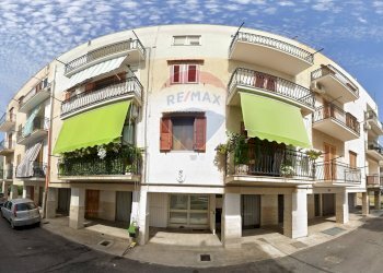 Edificio all\'aperto - Box Via Tommaso Fiore
 
33, Mattinata - foto 3