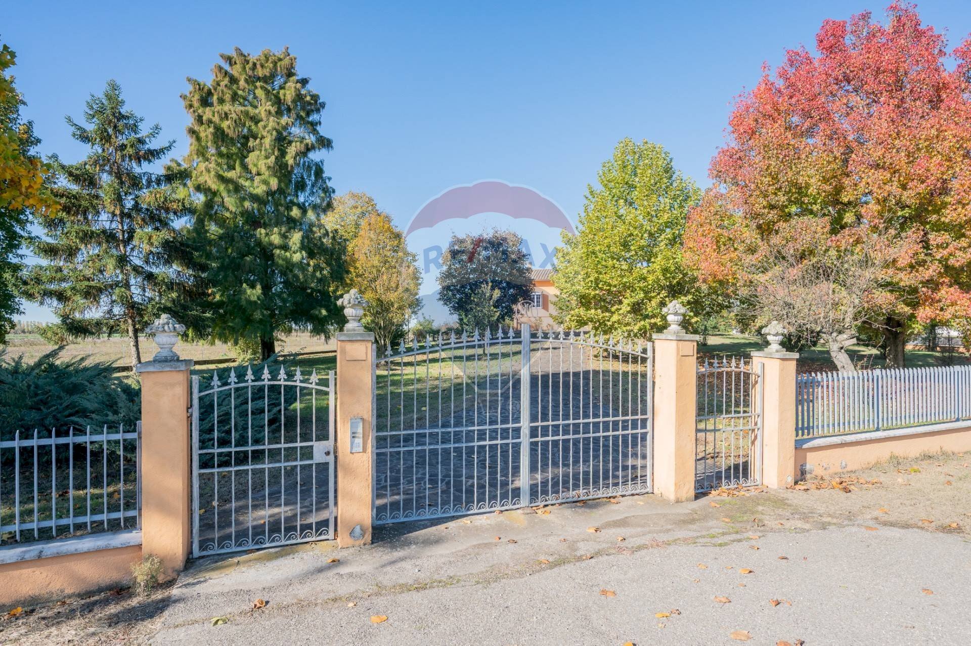 Edificio all\'aperto - Villa VIA NODARE
 
1, Dosolo - foto 2