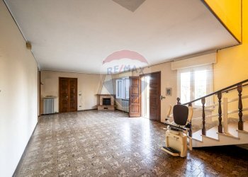 Soggiorno - Villa VIA NODARE
 
1, Dosolo - foto 34