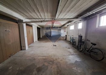 Parcheggio - Trilocale Via Foscolo
 
24, Pavia - foto 18