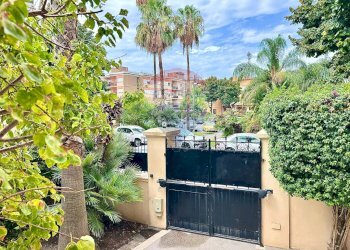 Edificio all\'aperto - Appartamento Piazza Mazzini
 
1, Terracina - foto 3