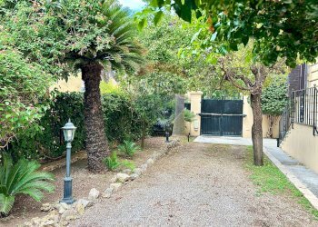 Giardino - Appartamento Piazza Mazzini
 
1, Terracina - foto 19