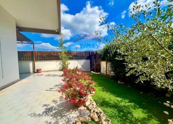 Giardino - Trilocale VIA BONIFICATORI DELLA PALUDE PONTINA
 
18, Terracina - foto 15