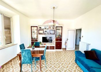 Sala da pranzo - Trilocale Via del Piegarello
 
46, Terracina - foto 2