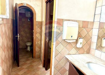 Bagno - Commercial Premises Via Appia Nuova
 
44, Terracina - photo 7