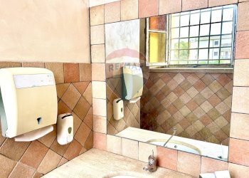 Bagno - Commercial Premises Via Appia Nuova
 
44, Terracina - photo 8