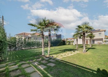 Giardino - Villa CORSO ITALIA
 
40, Arconate - foto 2