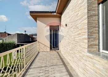 Balcone - Villa CORSO ITALIA
 
40, Arconate - foto 55