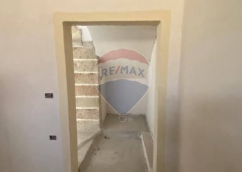 Hall / corridoio - Casa indipendente Cellino San Marco - foto 15