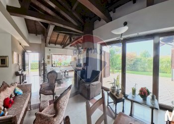 Sala da pranzo - Villa via Comasinella
 
19, Cogliate - photo 15