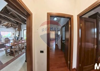 Hall / corridoio - Villa via Comasinella
 
19, Cogliate - photo 37